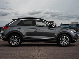 Volkswagen T-Roc 1.5 TSI 150 PK DSG Style IQ.DRIVE | Trekhaak | Virtual Cockpit | LED | ACC | Camera | Dodehoekdetectie | Stoel-/Stuurverwarming | Navigatie | Apple CarPlay/Android Auto | 18" / 7