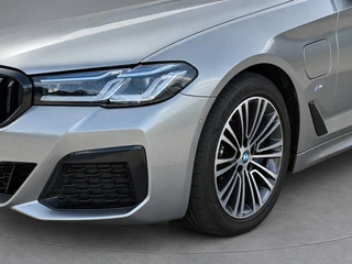 BMW 5 Series Touring 530e M sport PLUS panoramadak, electr trekhaak, lazer, VOL OPTIES! 1 e eigenaar, Origineel NL auto met nap / 6