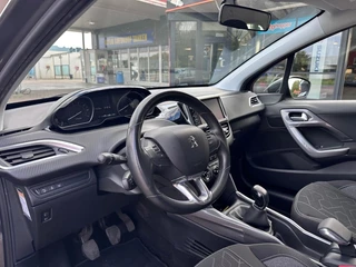 Peugeot 2008 1.2 Puretech Active Goed onderhouden ''Trekhaak - PDC - Infotainment '' / 12
