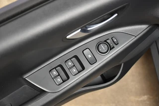 Kia Stonic 1.0 T-GDi 100pk DynamicPlusLine Automaat | Navi | Camera | Cruise | PDC | Keyless Entry | Start /Stop / 16