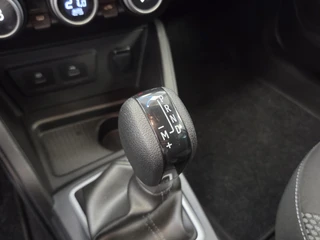 Dacia Duster 1.3 TCe 150 Journey  Navigatie CruiseControl Trekhaak / 14