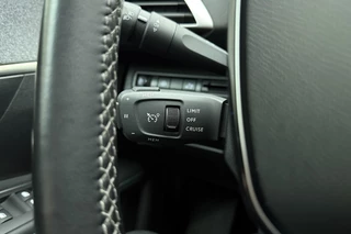Peugeot 3008 1.2 PureTech Blue Lease Allure | Apple carplay/Android auto | Navigatie | Adaptive cruise | Camera | Elektrische kofferklep | Keyless entry + start | Climate control / 21