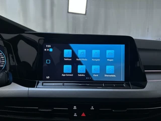 Volkswagen Golf 1.0 TSI 110pk Life Sfeerverlichting Navigatie App-Connect DAB+ / 13