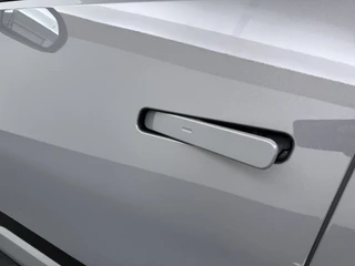 Kia EV3 GT-Line Business Edition 81.4 kWh  - Direct Leverbaar! - Apple Carplay - Adaptieve Cruise Control - Achteruitrijcamera - Stoel-/Stuurverwarming - Fabrieksgarantie t/m 2033 / 16