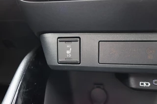 Toyota Yaris 1.5 HYBRID 115 STYLE STOEL-STUUR VERW. DODEHOEK LED KOPLAMPEN KEYLESS PARK.SENSOREN V+A / 22