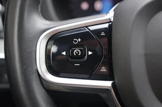 Volvo XC60 T6 Recharge AWD Plus Bright | Stoelverwarming | Trekhaak | 360° Camera |  Long range  | Pilot Assist |  BLIS  | Keyless / 35