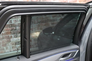 BMW 5 Series Touring 520i High Executive M Sport Pakket Automaat  / Navigatiesysteem Professional / Panoramadak / Comfortstoelen / Driving Assistant Plus / 19 Inch / Stoelverwarming voor+achter / Achteruitrijcamera / Hifi / Adaptieve LED-koplampen / Leder / DAB / 32
