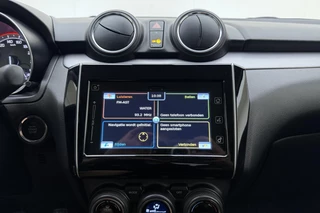 Suzuki Swift 1.2 Style Smart Hybrid 83pk | Navigatie | Climate Control | Cruise Control | Stoelverwarming | Camera | Lichtmetalen Velgen | Apple Carplay - Android Auto / 22