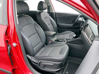 Kia Niro 1.6 GDi Hybrid DynamicLine | Trekhaak | All-seasonsbanden | Navigatie / 19