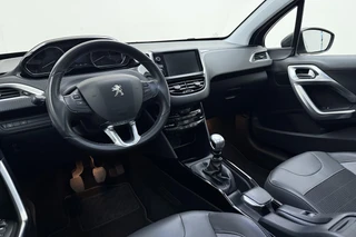 Peugeot 2008 1.2T Blue Lease Allure | 130PK | Trekhaak | Navigatie pakket | Climate control | Panorama dak | Climate Control | Camera achter | / 15
