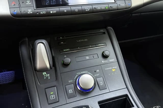 Lexus CT 200h Business Line | Navigatie | Climate Control | Achteruitrijcamera | Parkeersensoren voor & achter / 27
