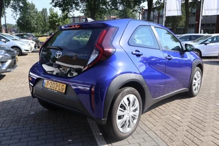 Toyota Aygo X PLAY AIRCO CAMERA AD-CRUISE APPLE/ANDROID NL-AUTO / 4