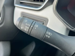 Renault Clio 1.0 TCe 90 Evolution  | Lichtmetaal | Parkeersensoren | Dodehoek | Navigatie | Airco | Cruise Control | Chrome Pakket | Elektrische Ramen | Getint Glas | NL Auto | BTW Auto | Apple CarPlay/Android Auto / 22
