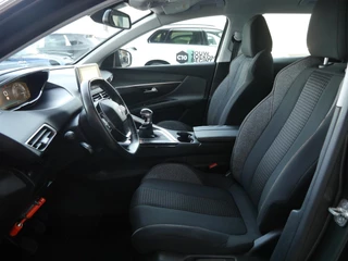 Peugeot 3008 1.2 PureTech Blue Lease Executive | Trekhaak | Navigatie | Climate control | Lichtmetalen velgen | Cruise control | Parkeersensoren achter | Apple carplay/Android auto / 10