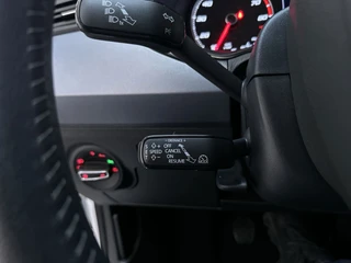 Seat Arona 1.0 TSI Style Business Intense Camera Navigatie App-Connect DAB+ / 9