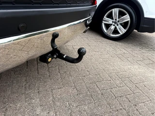 Land Rover Discovery Sport 2.0 TD4 180PK HSE  Panoramadak, Leer, Trekhaak, Camera / 17