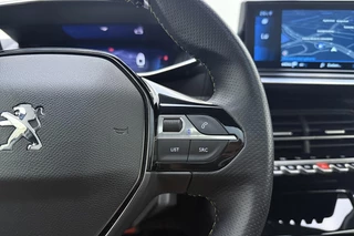 Peugeot 208 1.2T 100pk GT | Afneembare Trekhaak | Achteruitrijcamera | Panoramadak | Cruise control | Airco | Stoelverwarming | Climate control | Interieurverlichting | Stuurbediening | Sportstuurwiel | / 23