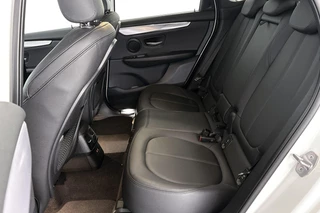 BMW 2-serie Active Tourer 218i M Sport Head-Up Sportstoelen Stoelverwarming HiFi Camera / 9