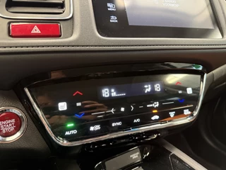 Honda HR-V 1.5 i-VTEC Executive  Panoramadak Full-led Navigatie / 12
