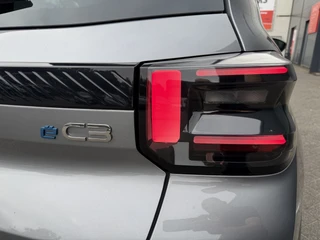 Citroën ë-C3 Max 113pk 44 kWh (Trekhaak - Camera - Automatische Airco - Navigatie - Apple Carplay - LED) / 27