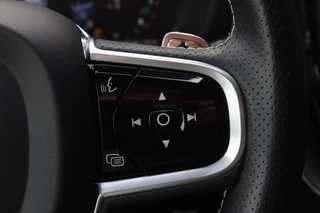 Volvo XC60 2.0 T4 R-Design  LED/Leder/Navi/Camera/CarPlay/Virtual Cockpit/Crc/19" / 29