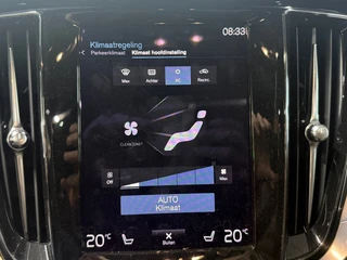 Volvo V60 2.0 T6 Recharge AWD R-Design / 360 camera / Panoramadak / Leder / head-up / Harman-Kardon / 38