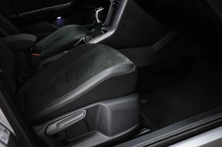 Volkswagen T-Roc 1.5 TSI Style | IQ LIGHT | STOELVERWARMING | CLIMA | APP CONNECT | DAB | PDC / 13
