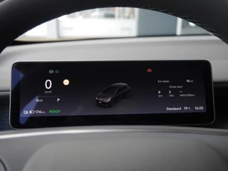 Leapmotor B05 ProMax Design 67.1 kWh | Panoramadak | Elektrisch verstelbare stoelen | Stuurwiel verwarming | Apple carplay/Android auto | Sfeerverlichting | Regensensor | Privacyglas | 19 inch lichtmetalen velgen / 19