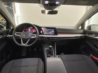 Volkswagen Golf 1.0 TSI Life / 9