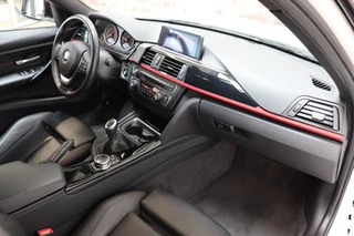 BMW 3 Serie Touring 316i High Executive Sport Line  / Navigatie Professional / Leder / Stoelverwarming / Climate Control / 18 Inch / Bluetooth / Xenon / Parkeersensoren / Cruise Control / 20