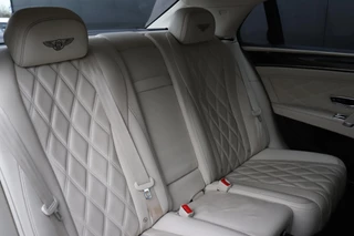 Bentley Flying Spur 6.0 W12 | LEDER | SCHUIFDAK | KERAMISCH | NAIM SOUNDSYSTEM | ENTERTAINMENT ACHTERIN | STOELVERKOELING/VERWARMING | MASSAGE | CAMERA | AIRCO | CRUISE | NAVI | / 27