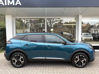 Peugeot e-2008 EV Allure 54 kWh | tot 406km WLTP range | Parkeersensoren voor + achter | Draadloos Apple Carplay/Android Auto | Cruise Control | Privacy Glass / 2
