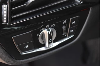 BMW 5 Series Touring 520i Executive Edition Facelift  | NL-Auto | Elekt.trekhaak | Historie | Carplay | Navi | DAB | Full LED | Zeer netjes / 43