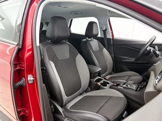 Opel Grandland X 1.6 Turbo Hybrid4 Business Elegance | Automaat | Cruise control | Stoelverwarming | Parkeersensoren / 13