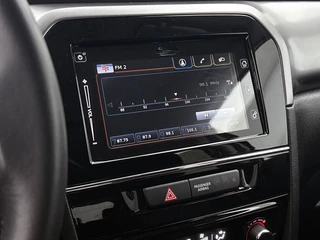 Suzuki VITARA 1.4 Boosterjet Comfort Smart Hybrid | Adaptive Cruise | Stoelverwarming | CarPlay | Camera | Trekhaak / 19