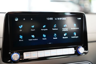 Hyundai Kona EV Comfort 64 kWh 3-Fase  Warmtepomp Two-Tone Adaptive-Cruise Navigatie / 15
