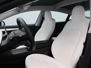 Tesla Model 3 Standard RWD Plus 60 kWh 238 Pk | Stoelverwarming | Panoramadak | Camera | Adaptive Cruise | 18 Inch | 41.788 Km !! / 7