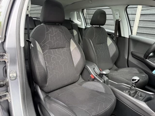 Peugeot 2008 Blue Lion 1.2 PureTech 130PK Navigatie, Parkeersensoren Achter, Panoramadak, Trekhaak, Airco / 13