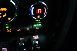 MINI Clubman 1.5 Cooper Business Edition | HALF LEDER | STOELVERWARMING | APPLE | DRAADLOZE LADER | TREKHAAK | 18" / 7