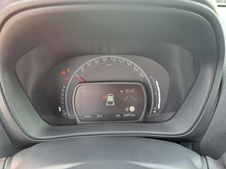 Toyota Aygo X PLAY AIRCO CAMERA AD-CRUISE APPLE/ANDROID NL-AUTO / 5