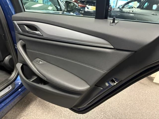 BMW 5-serie Touring 530e Business Edition Plus / trekhaak / Leder / pdc / 360 camera/cruise Adaptive / 28