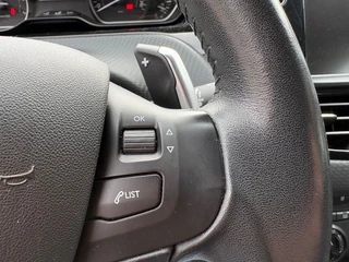 Peugeot 2008 1.2 Puretech Blue Lion Automaat ''Trekhaak - PDC - Navi '' / 15