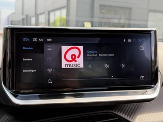 Peugeot 2008 Allure 1.2 PureTech 100PK Navigatie, Parkeersensoren, Keyless, Apple Carplay, Android Auto / 23