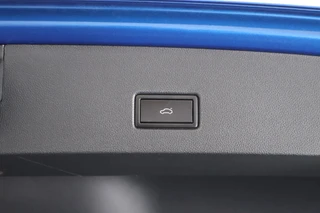 Volkswagen T-Roc 1.5 TSI 150pk DSG Sport Trekhaak Stoelverwarming Camera Keyless Navigatie / 36