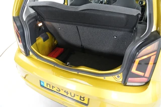 Volkswagen up! 1.0 EcoFuel move up! | 5 drs. | Aardgas | Cruise | Stl. verw. | PDC | Climate | / 18