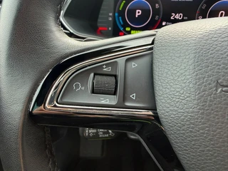 Škoda Superb Combi 1.4 TSI iV Laurin & Klement / 44