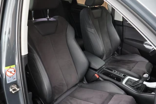 Audi Q3 35 TFSI 150pk S-Tronic Advanced LED Koplampen Stoelverwarming Trekhaak ACC Parkeersensoren / 2