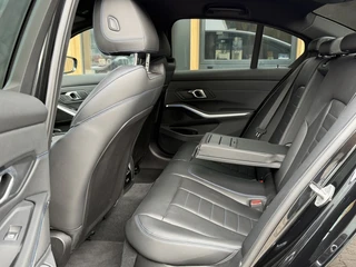 Bmw 3-serie 330i xDrive M-sport | 360 Camera | Keyless | Sfeerverlichting | / 6