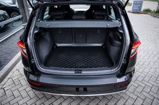 Skoda Karoq 1.5 TSI ACT Sportline Business | Autom. | Navi | PDC | Cruise | LED / 51