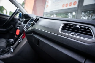 Volkswagen T-Roc 1.5 TSI Sport Autom. | Navi | PDC | Cruise controle | Trekhaak / 56